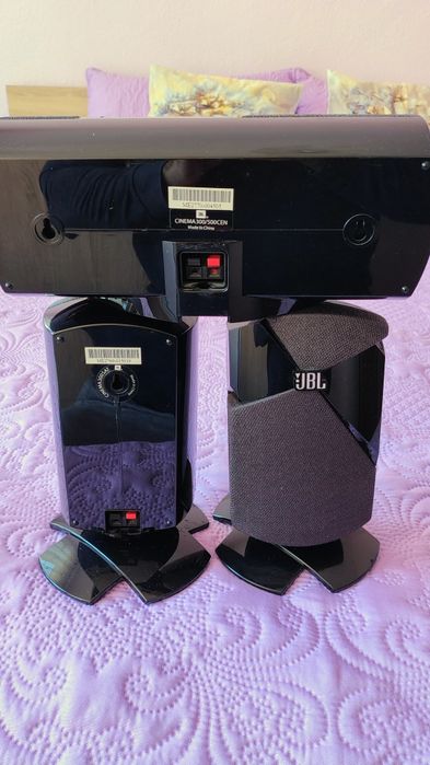 JBL - център + 4 сателитни колонки.