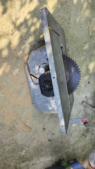 Circular de masa 220V