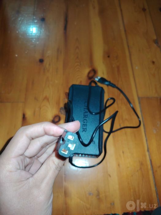 Skuter zaryadchigi 60W 3A li ikkita sotiladi