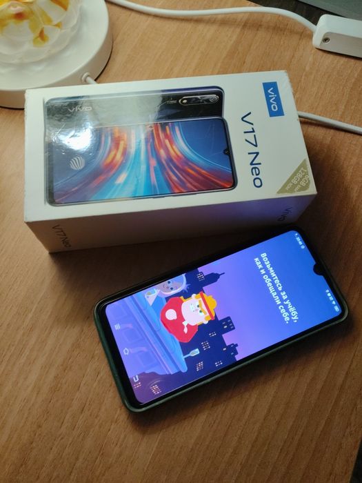 Телефон vivo. V17neo 6/128 гб