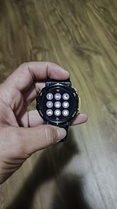 Ceas Amazfit T-Rex 2 în stare perfectă