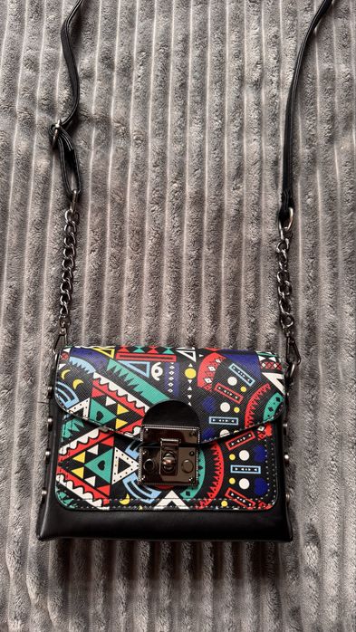 Чанта с дълга дръжка и два джоба