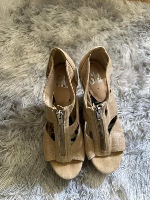 Обувки на платформа