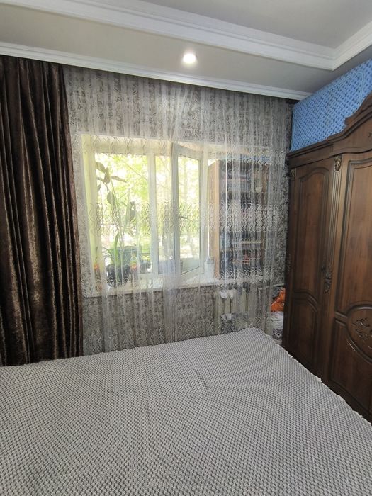 3 х ком.квартиру Сергели Спутнике 17. 2/4  кирпич 77 серия . Балкон