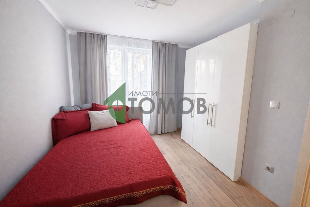 Напълно обзаведен и ремонтиран двустаен апартамент в кв. Железник