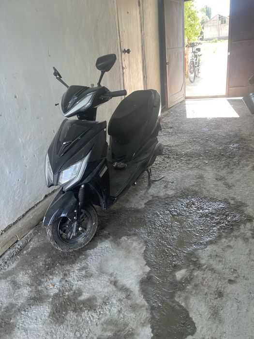 Skutir sotiladi narxini kelishamiz