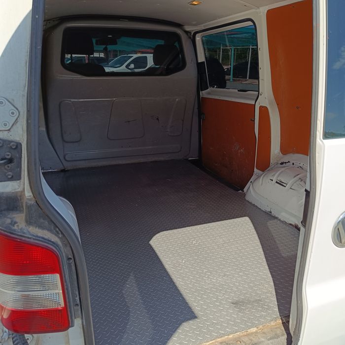 VW Transporter T5 2.0TDI Bluemotion