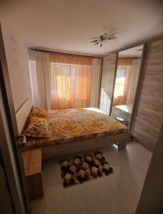 Închiriez apartament MODERN 2 camere cf. 1 decomandat etaj 2 Reșița