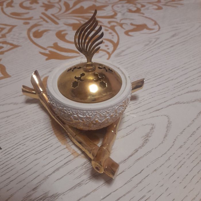 Baxurnitsa (Arabona iforlar uchun idish) — Yangi