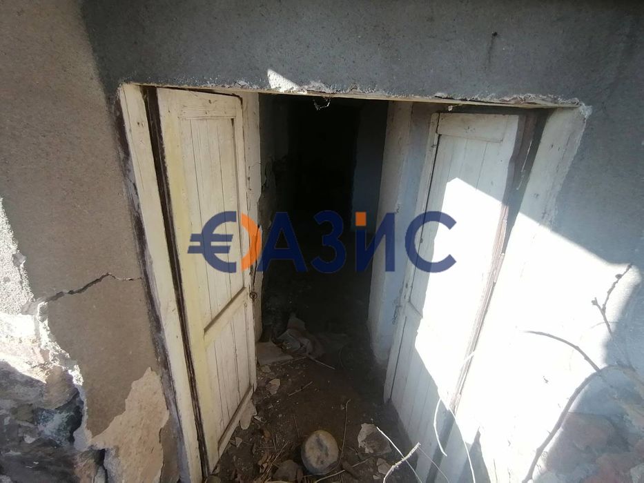 Дворно място 554 кв. м.+стара къща в центъра на С. Винарско,Общ. Камено,обл. Бургас,България,#33637958