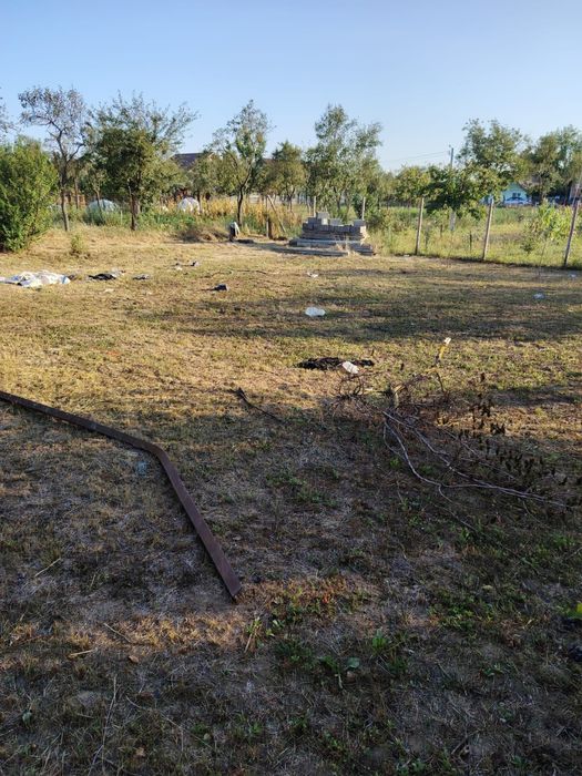 Teren 1000 mp + Casa in Pădureni