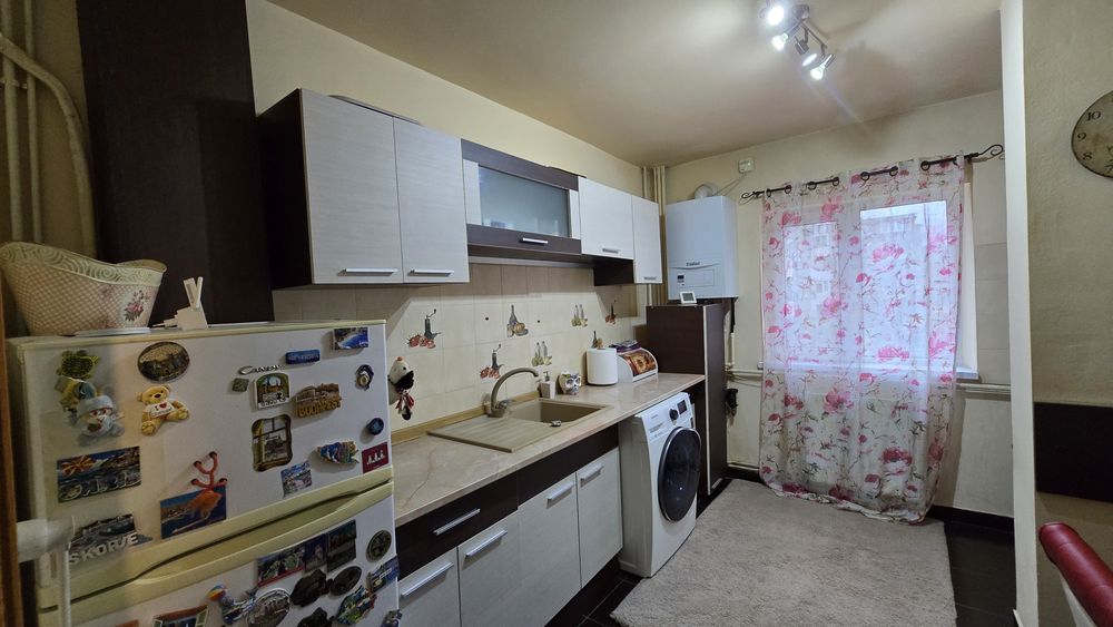 Vând apartament 3 camere Alfa etaj 1
