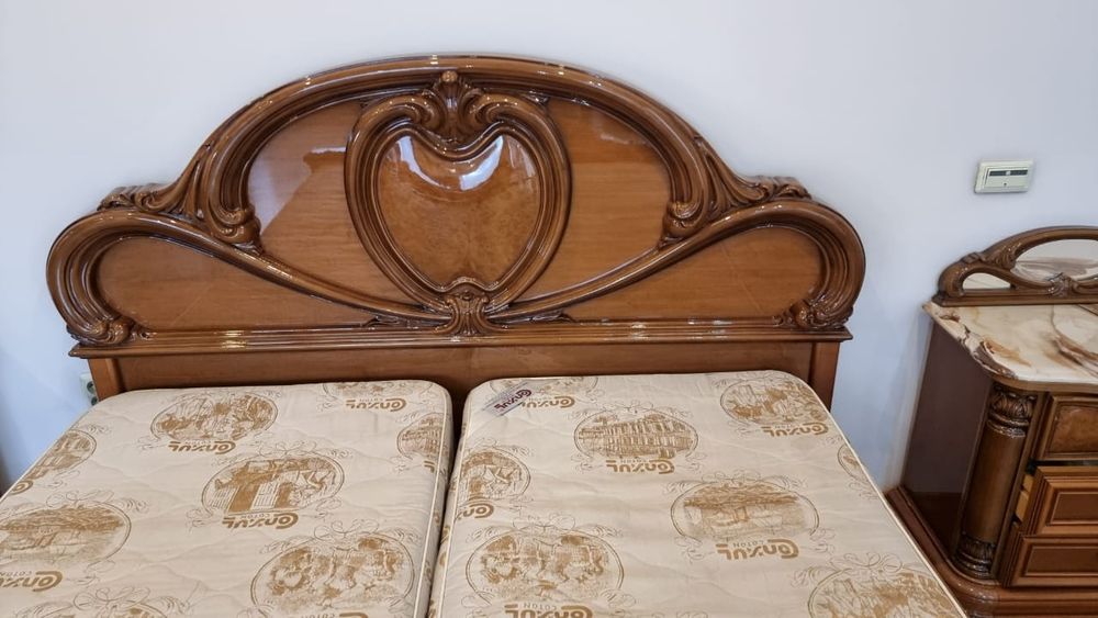 Спальный гарнитур