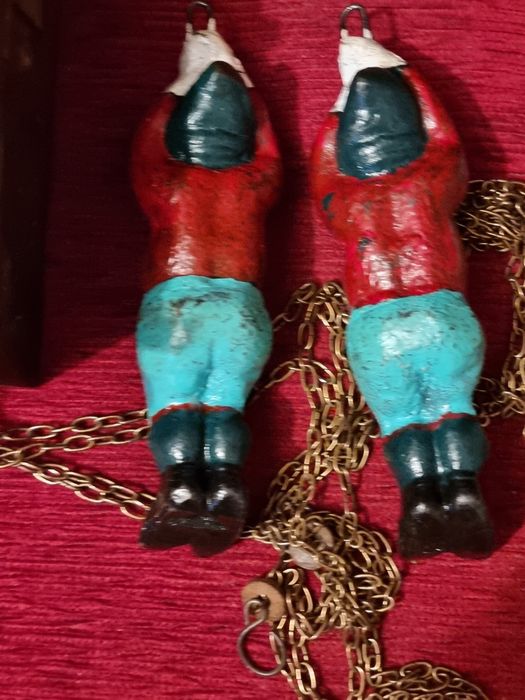 Ceas cu cuc german de colectie,greutati rare,pitici din fier(800 gr)