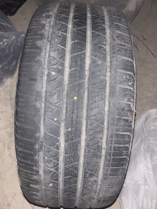 Продаю шины 235/45 R21