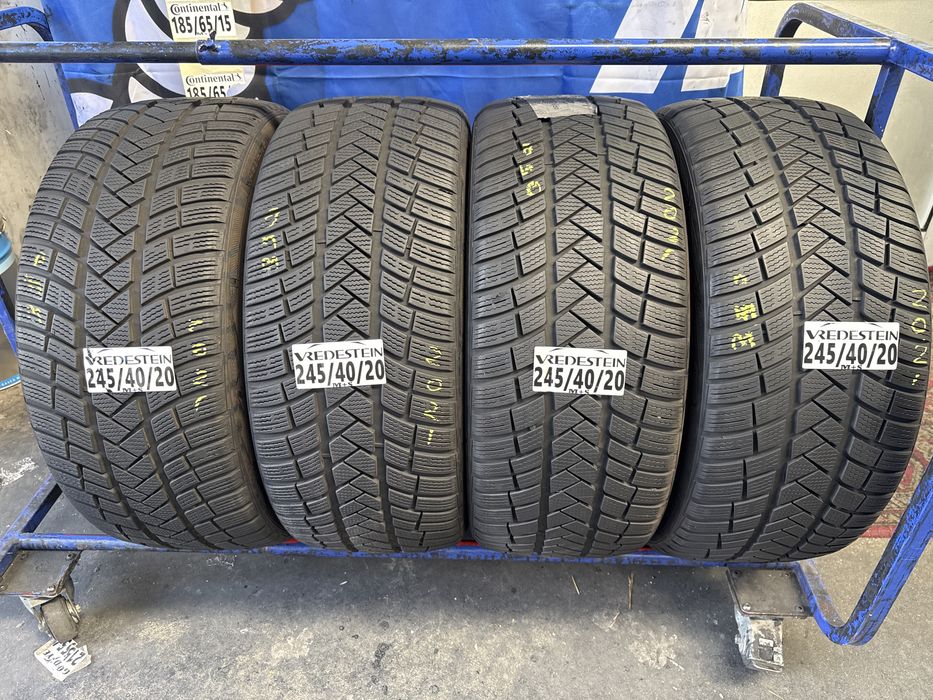 245/40/20 Vredestein M+S