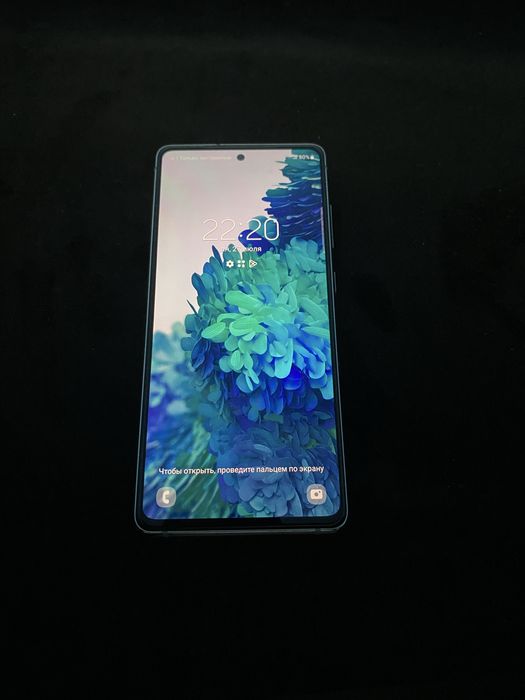 Продам телефон Samsung s20 fe