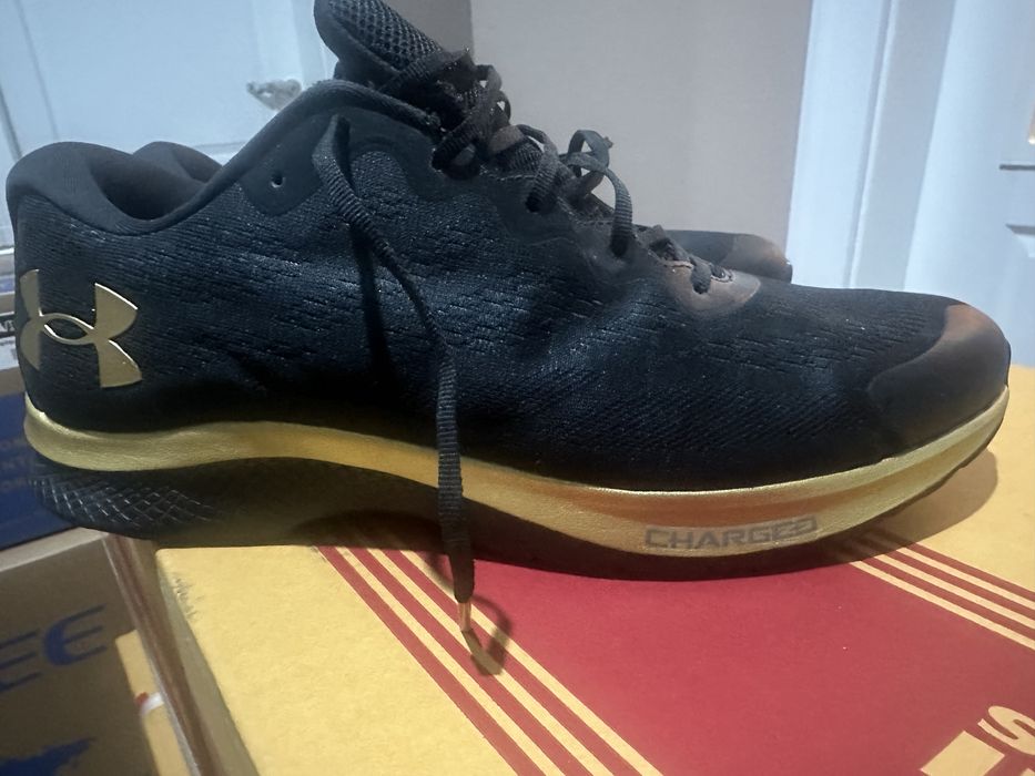 Чисто нови маратонки Under Armor 6