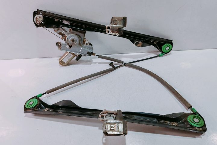 Macara geam  stanga fata XS4123201 Ford Focus prima generatie