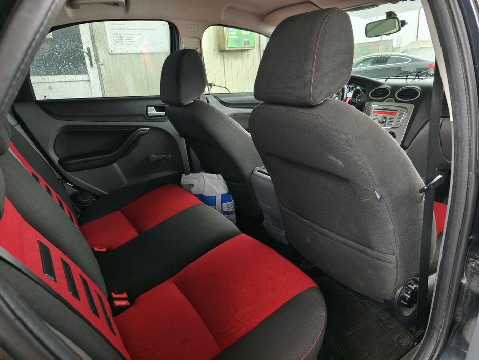 Vând Ford focus MK2