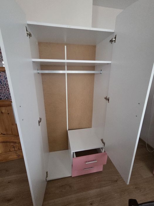 Гордероб и тоалетка с огледало