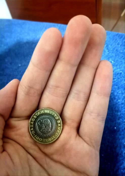 Продам монету 100 тенге барыс