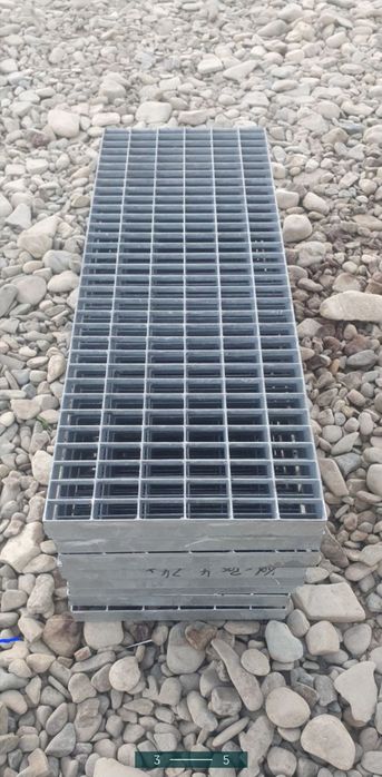 Vând trepte Zincate galvanizate la cela mai mic preț din România
