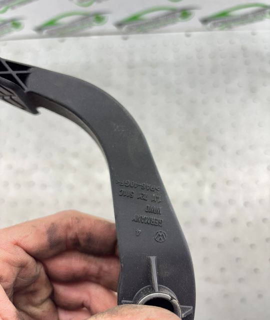 Pedala acceleratie 1J1 721 511C Volkswagen VW Beetle a 2-a generatie