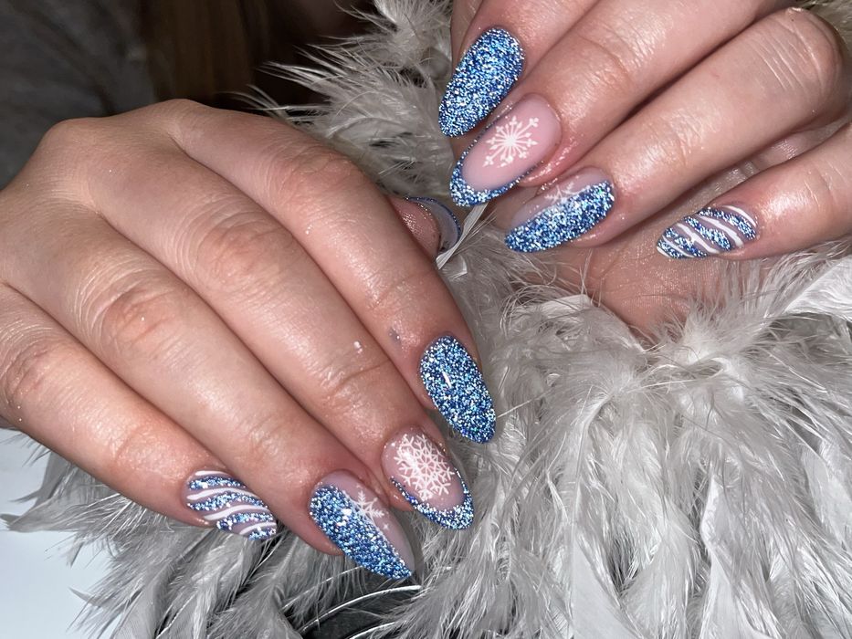 Маникюр наращивание ногтей