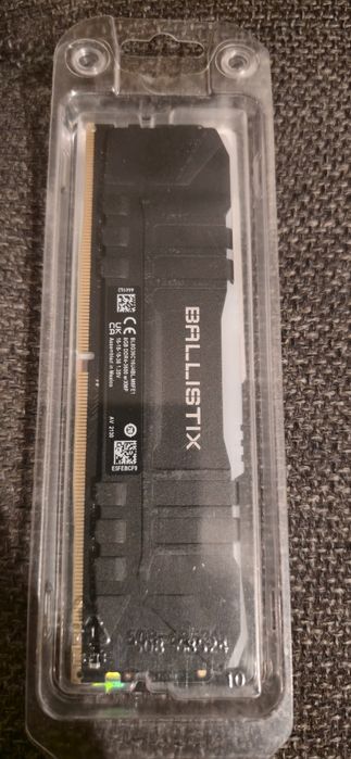 Memorie Ram Crucial 8GB Ddr4 3600 cl16 RGB