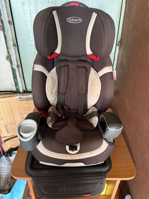 Scaun auto copii Graco cu ISOFIX + protecție Diono