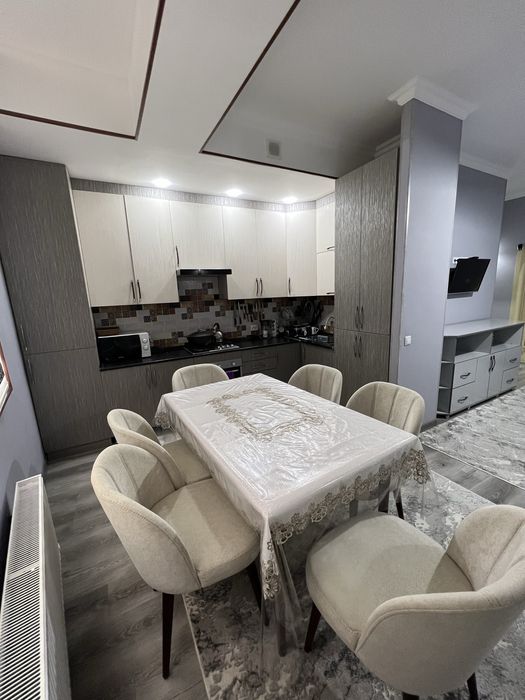 Продается 5 комнатная квартира г.Бухара.