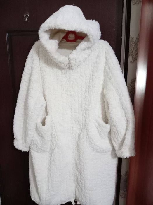 Куртки женские 52 размер