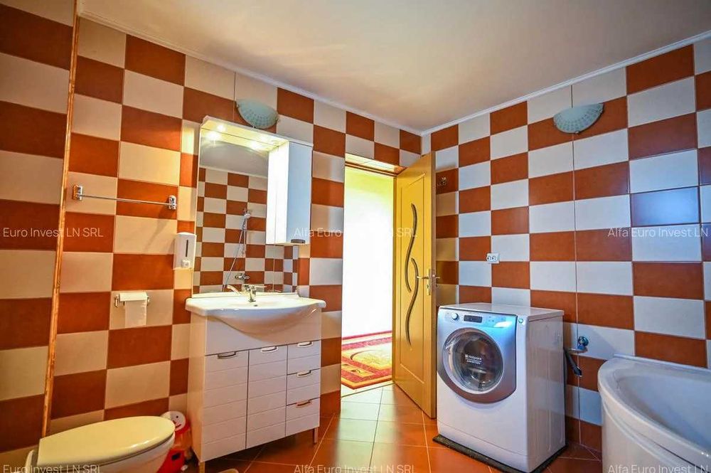 Proprietar casa  198 mp +teren 650 mp,5 camere,4 bai,garaj,Sanpetru