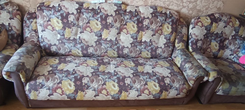 Продам диван и 2 кресла