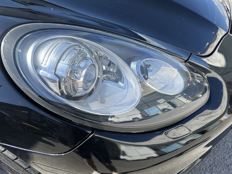 Продавам комплект фарове 970 Porsche Panamera Facelift LED