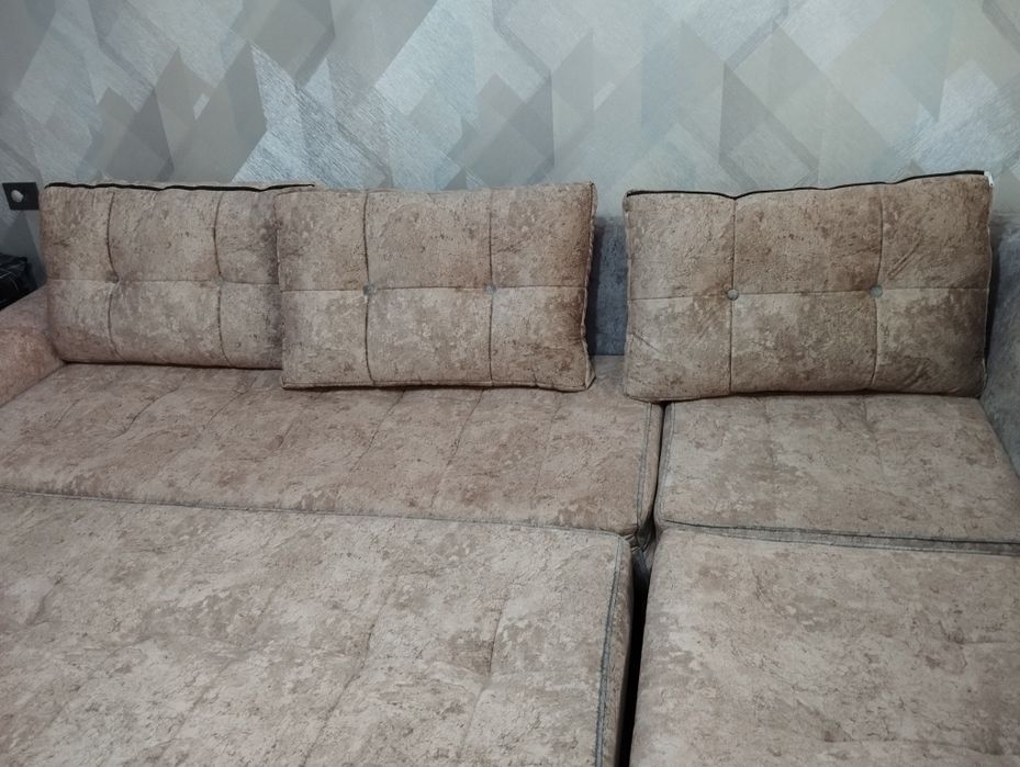 Мягкий большой уголок