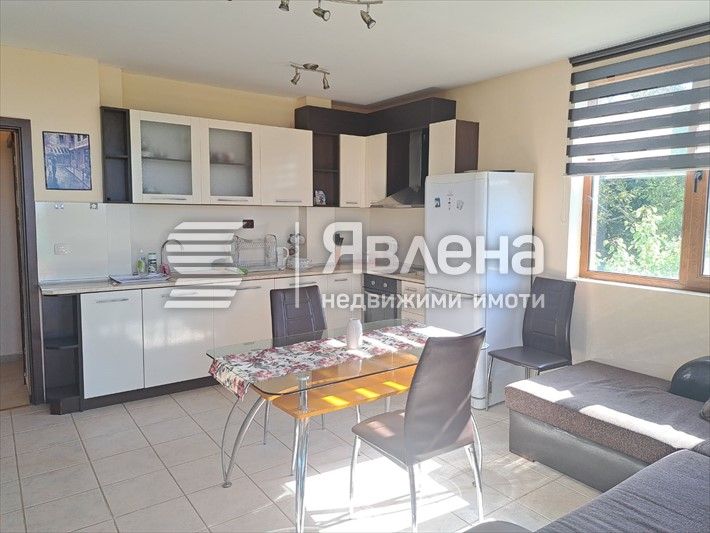 Дава се под наем Двустаен апартамент в Варна, Аспарухово - 60 кв.м за 358 € - Снимка #1