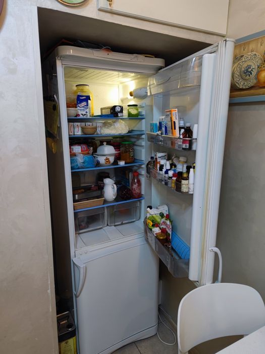 Холодильник Indesit