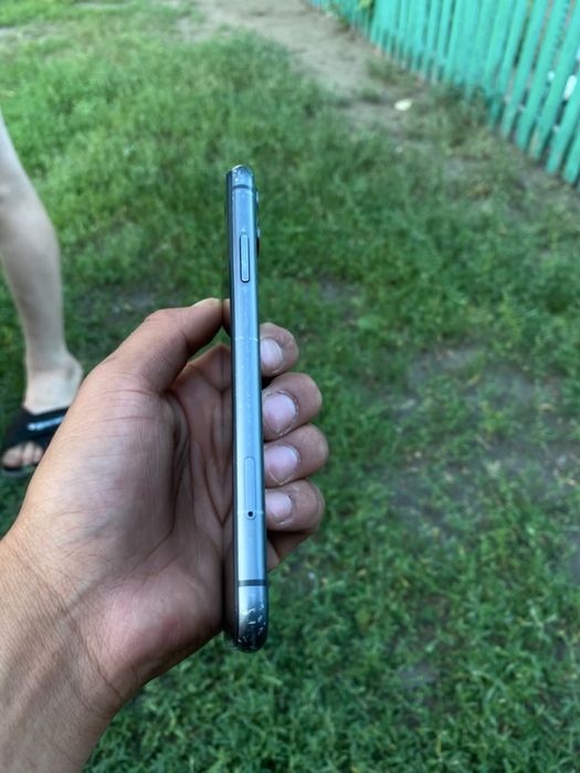 Apple 11 хорошем состояни