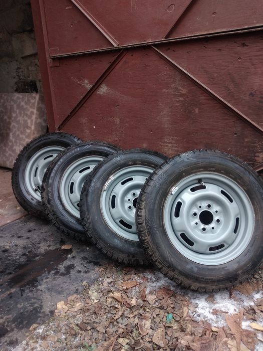 Комплект резины на дисках зима шипы