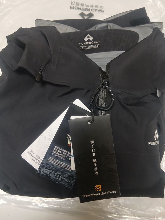 Ново Дамско Водонепромокаемо Туристическо Яке Pioneer Camp Hardshell (Размер S)