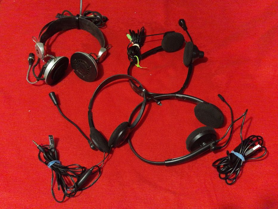 Căști audio cu fir si microfon