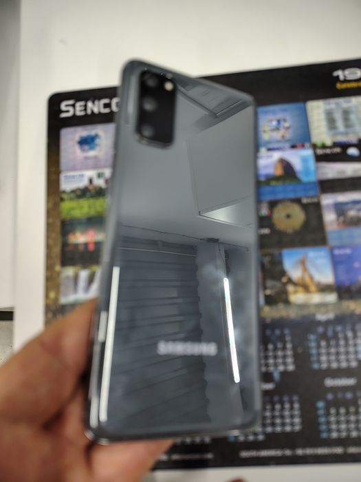 Samsung s20  IMPECABIL
