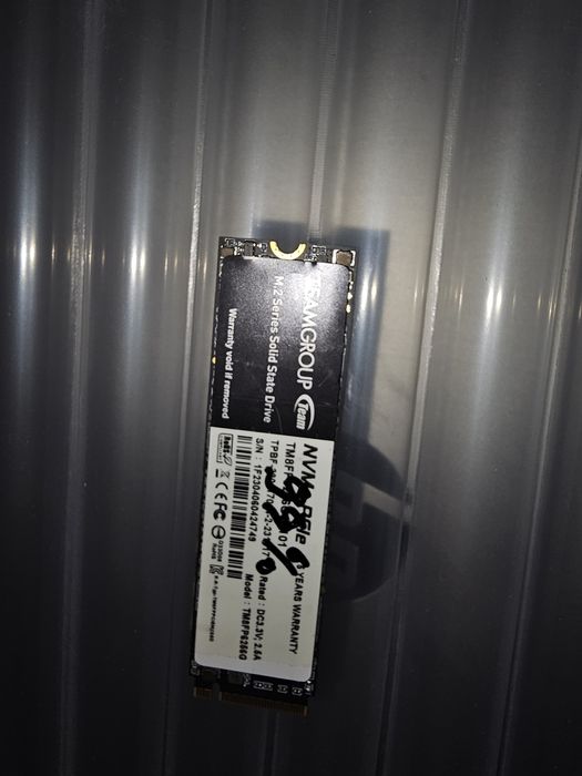 SSD sotiladi 256 Gb