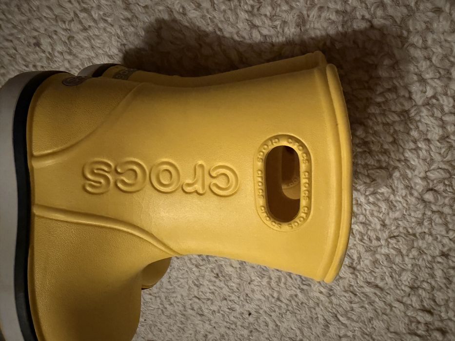 Cizme Crocs marimea 10 pentru 3-4 ani