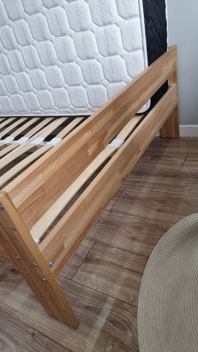 Кровать ikea ( дуб)