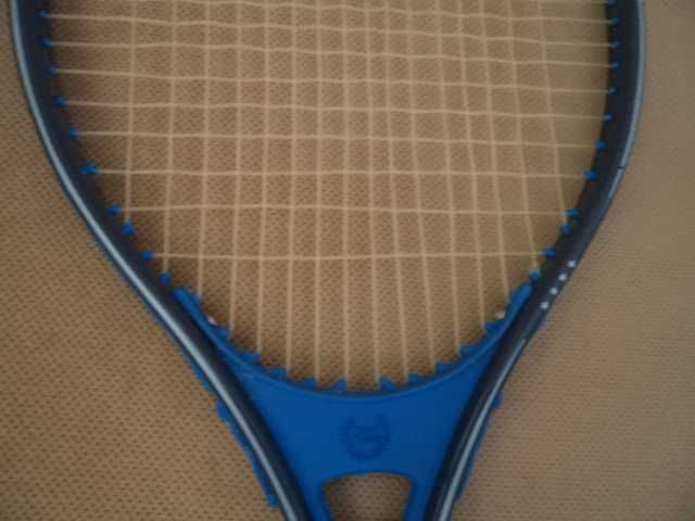 Тенис ракета Fred Perry.