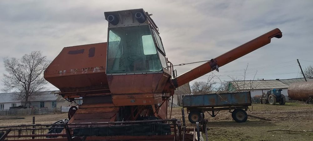 Комбайн самоходный СК-5 (НИВА)