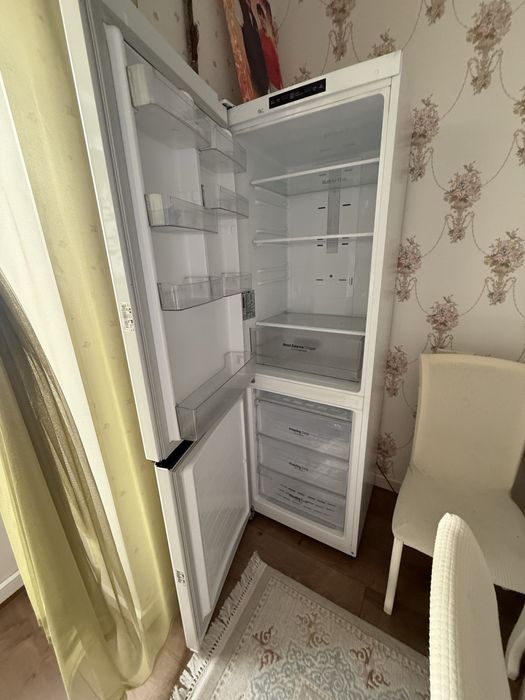 Продам холодильник